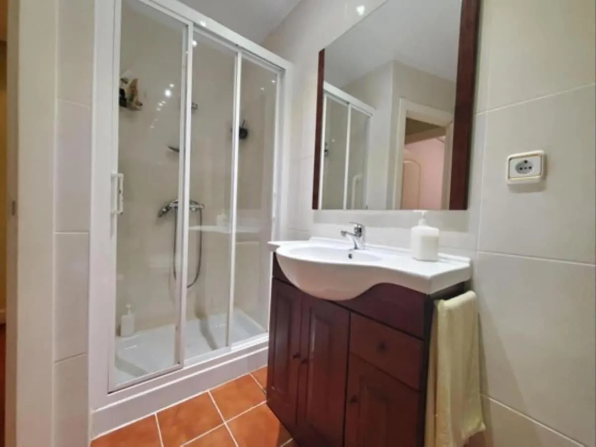 Apartamento De Dos Habitaciones En Bilbao 0*,  Spain