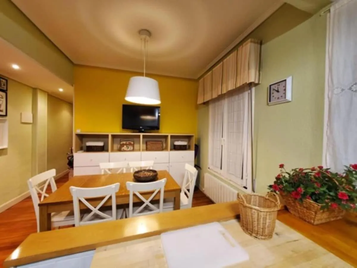 Apartamento De Dos Habitaciones En Bilbao